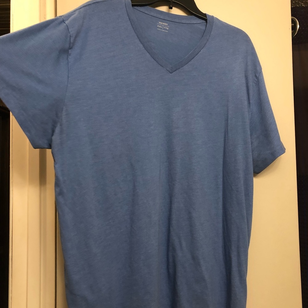 Old Navy men’s v-neck t-shirt